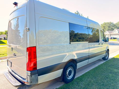 Used 2021 Mercedes-Benz Sprinter 2500 image 6