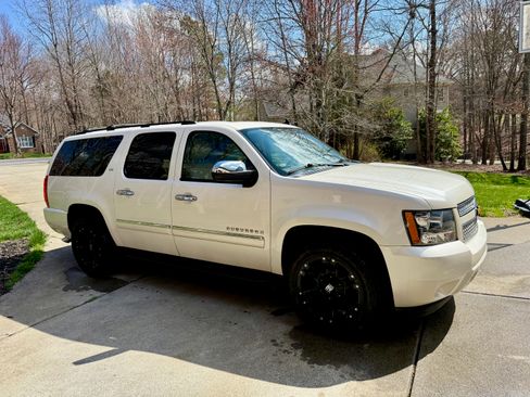 Used 2012 Chevrolet Suburban LTZ AWD/4WD image 5