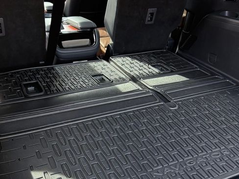 Used 2024 Lincoln Navigator Reserve w/ Monochromatic Package image 12