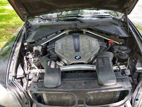 Used 2011 BMW X5 xDrive50i image 6