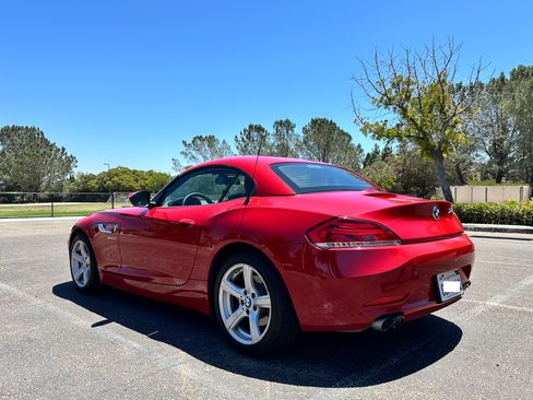 Used 2015 BMW Z4 sDrive28i image 9