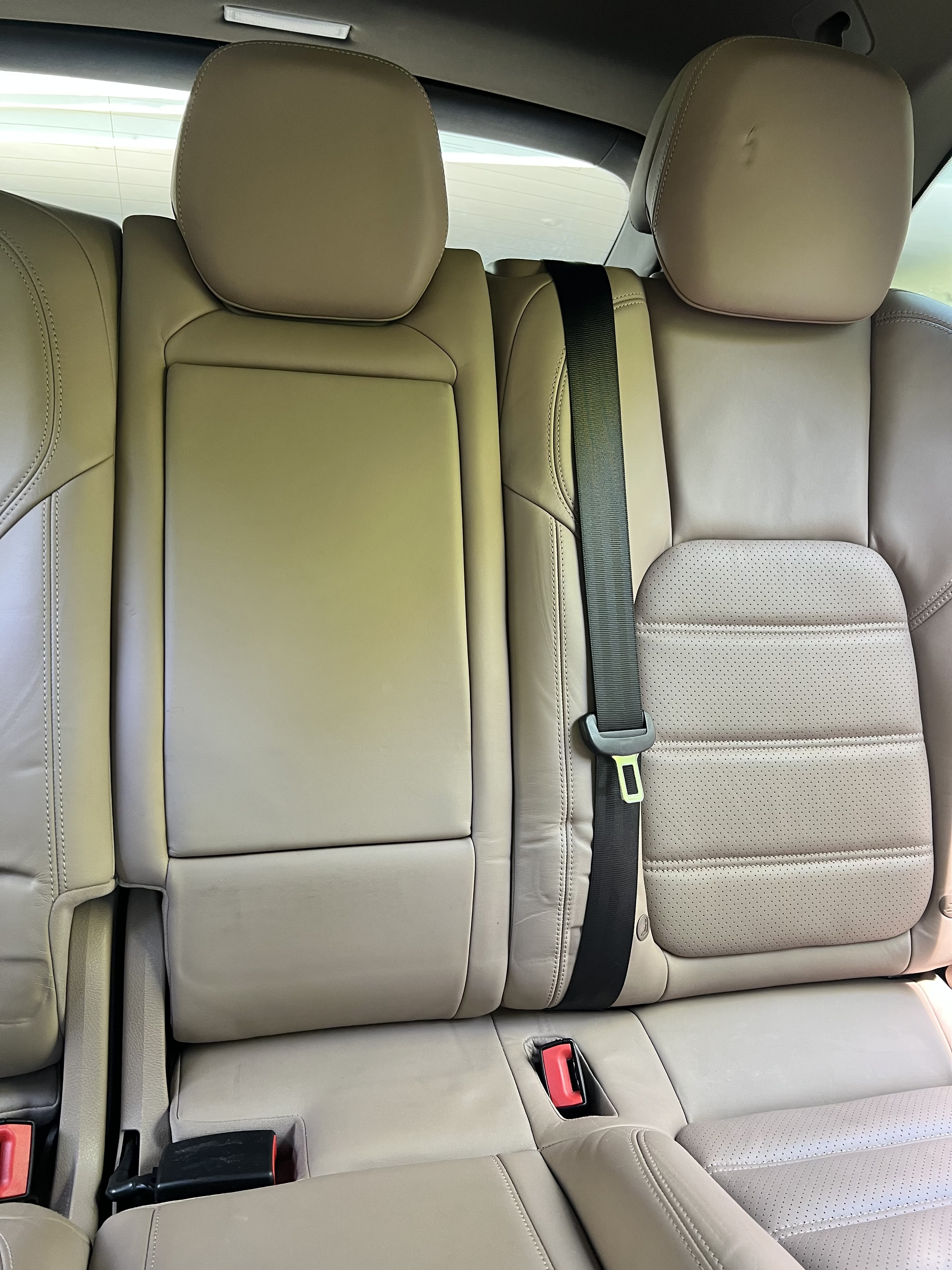 Used 2011 Porsche Cayenne S AWD/4WD image 22