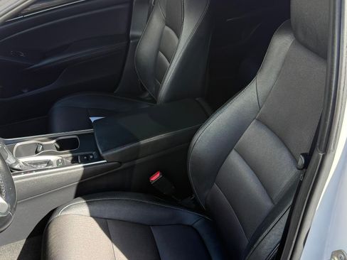 Used 2019 Honda Accord Sport image 9