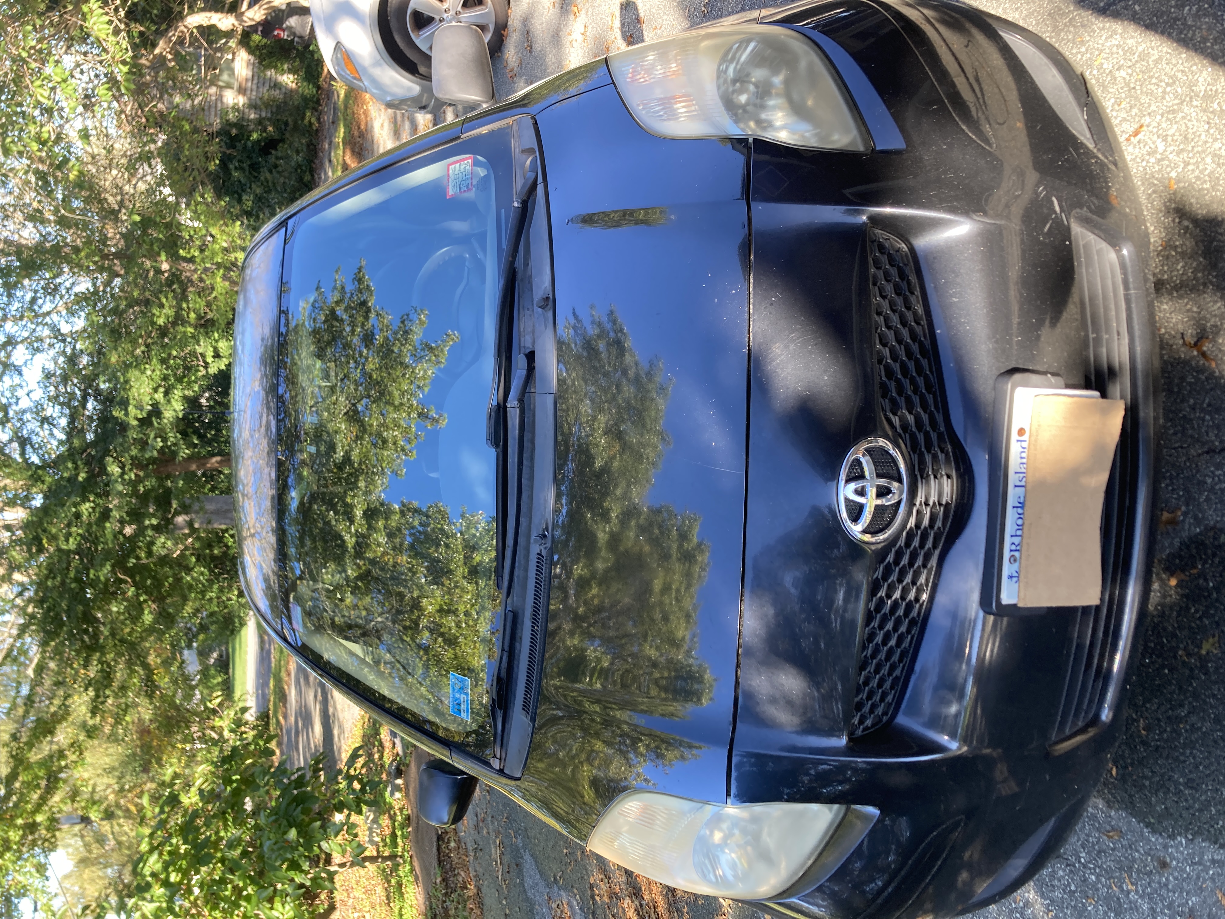 Used 2009 Toyota Yaris 2-Door Hatchback w/ Convenience Pkg FWD image 2