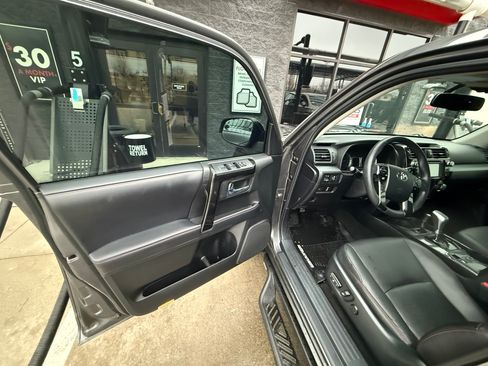 Used 2019 Toyota 4Runner TRD Off-Road Premium image 11