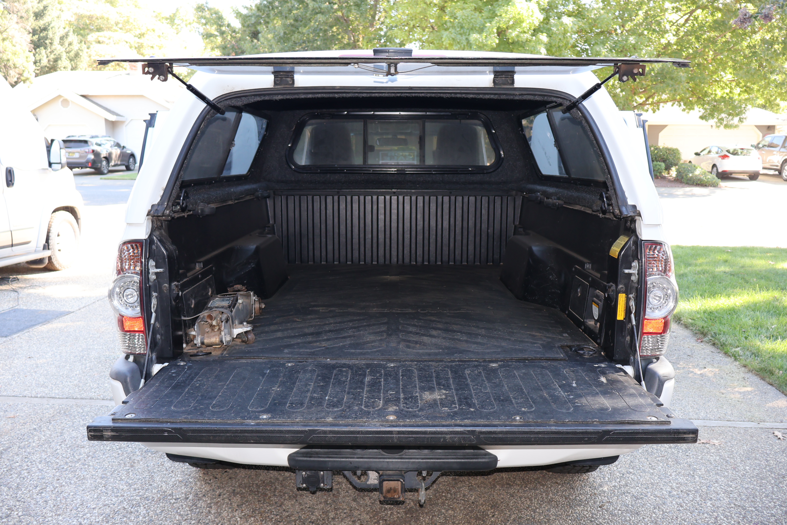 Used 2015 Toyota Tacoma PreRunner w/ TRD Sport Package RWD image 12