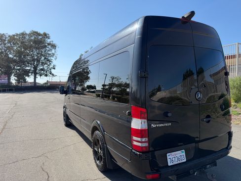 Used 2012 Mercedes-Benz Sprinter 2500 image 6