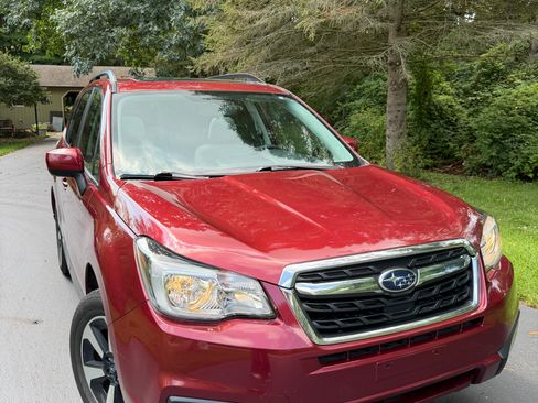 Used 2017 Subaru Forester 2.5i Premium w/ All-Weather Package AWD/4WD image 4