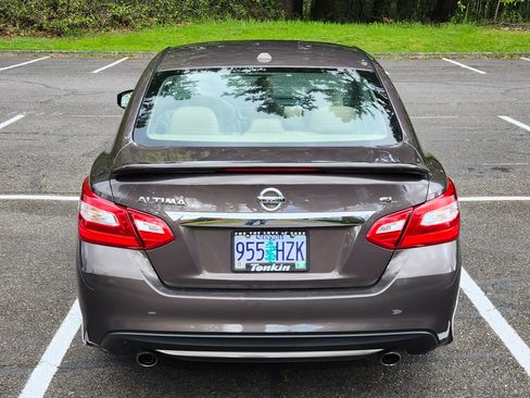 Used 2016 Nissan Altima 2.5 SL w/ 2.5 Technology w/LED Package image 5