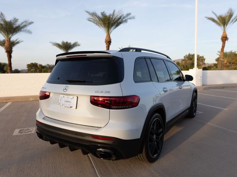Used 2021 Mercedes-Benz GLB 35 AMG 4MATIC image 4