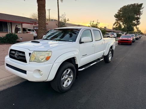 Used 2007 Toyota Tacoma PreRunner image 1