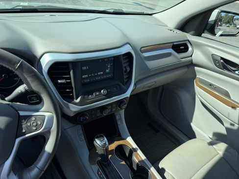 Used 2018 GMC Acadia SLE image 14