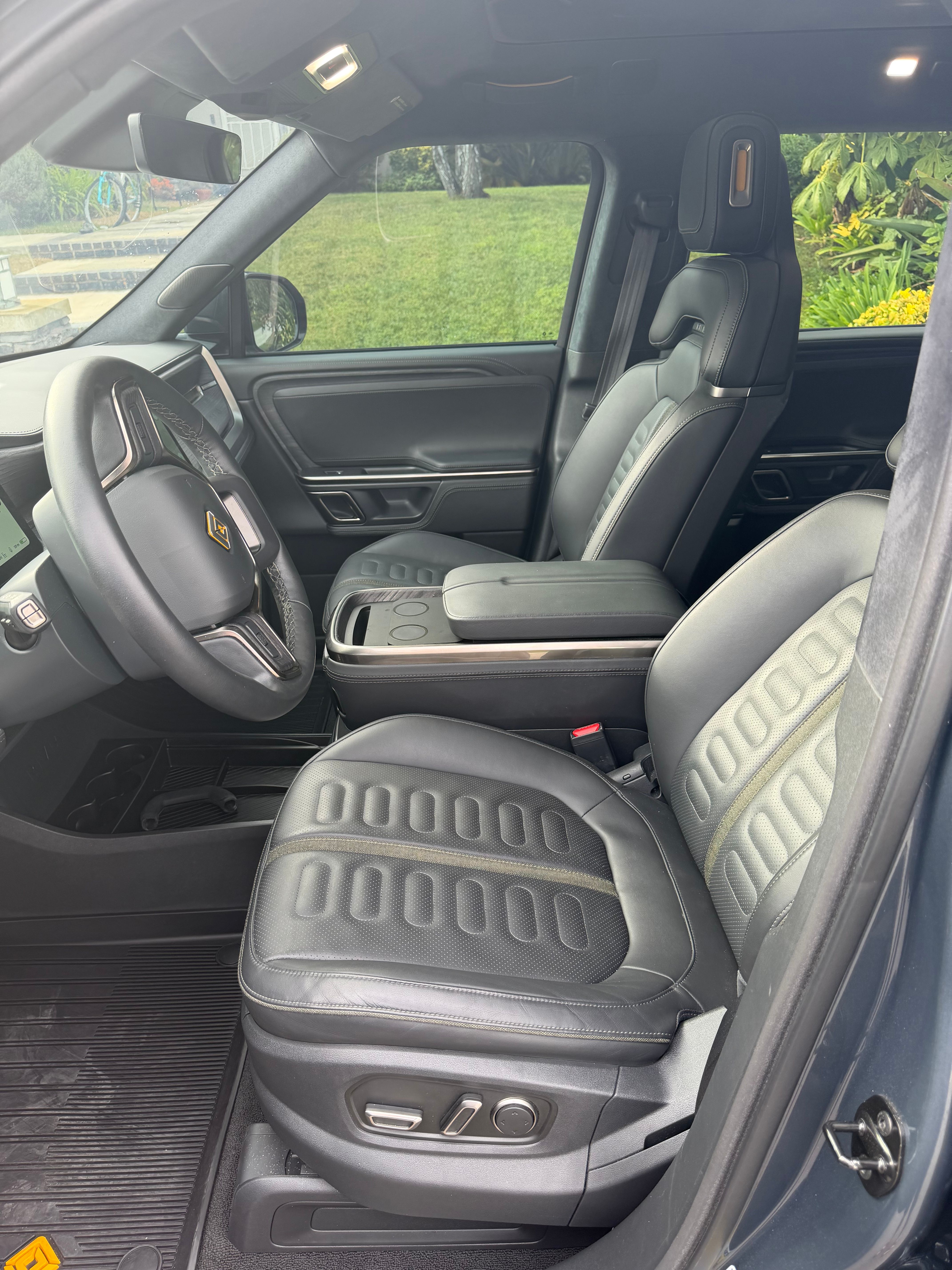 Used 2023 Rivian R1S Adventure Quad AWD/4WD image 21