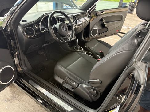Used 2012 Volkswagen Beetle 2.5 FWD image 20