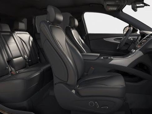 Used 2019 Lincoln Nautilus Select image 8