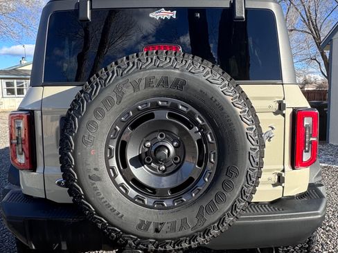 Used 2025 Ford Bronco Badlands image 19