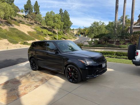 Used 2020 Land Rover Range Rover Sport HST image 9