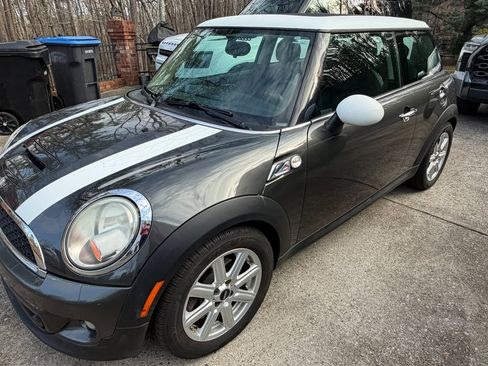 Used 2011 MINI Cooper S image 1