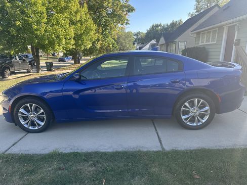 Used 2017 Dodge Charger SXT w/ AWD Plus Group image 9