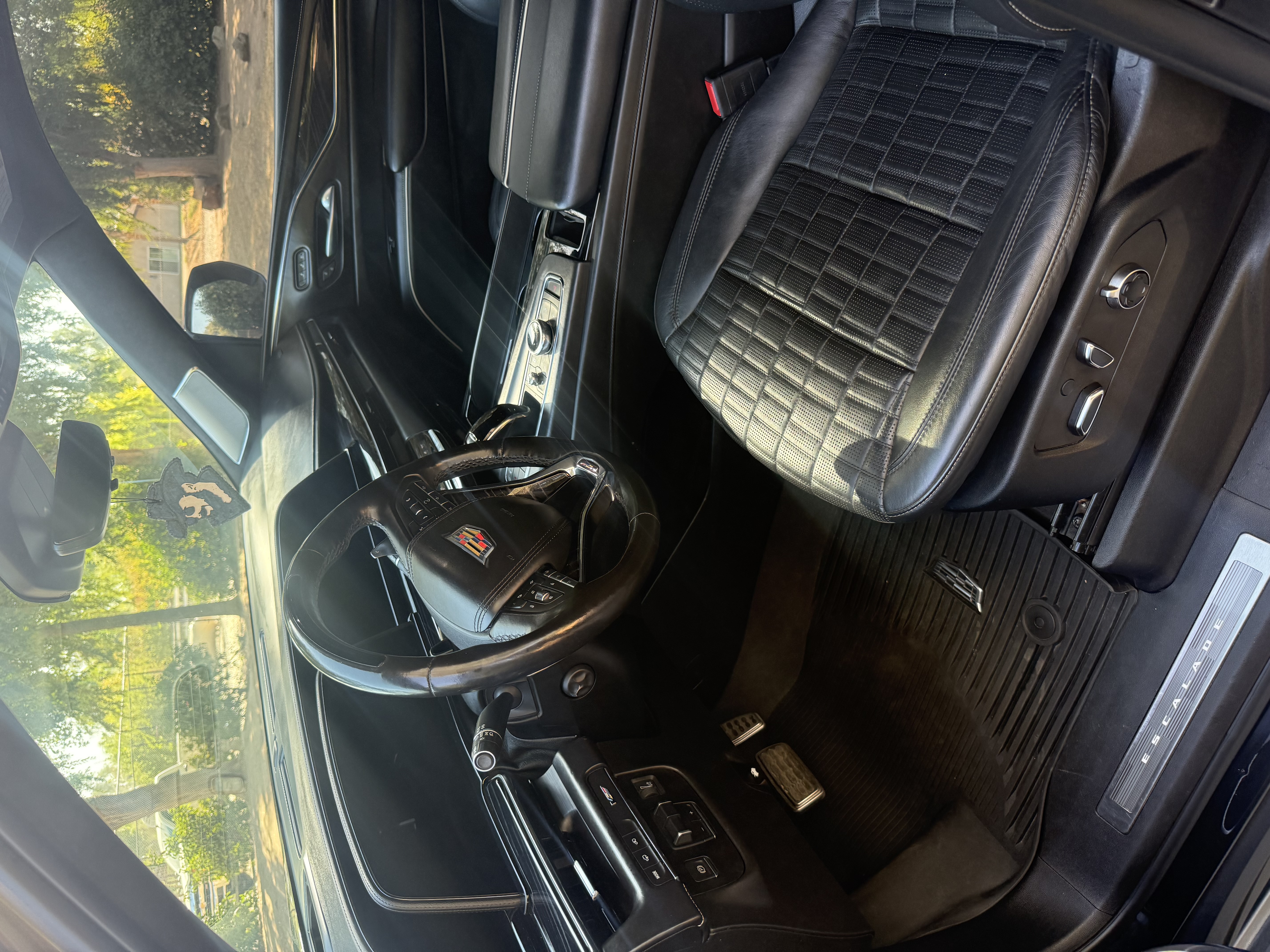 Used 2023 Cadillac Escalade V AWD/4WD image 8