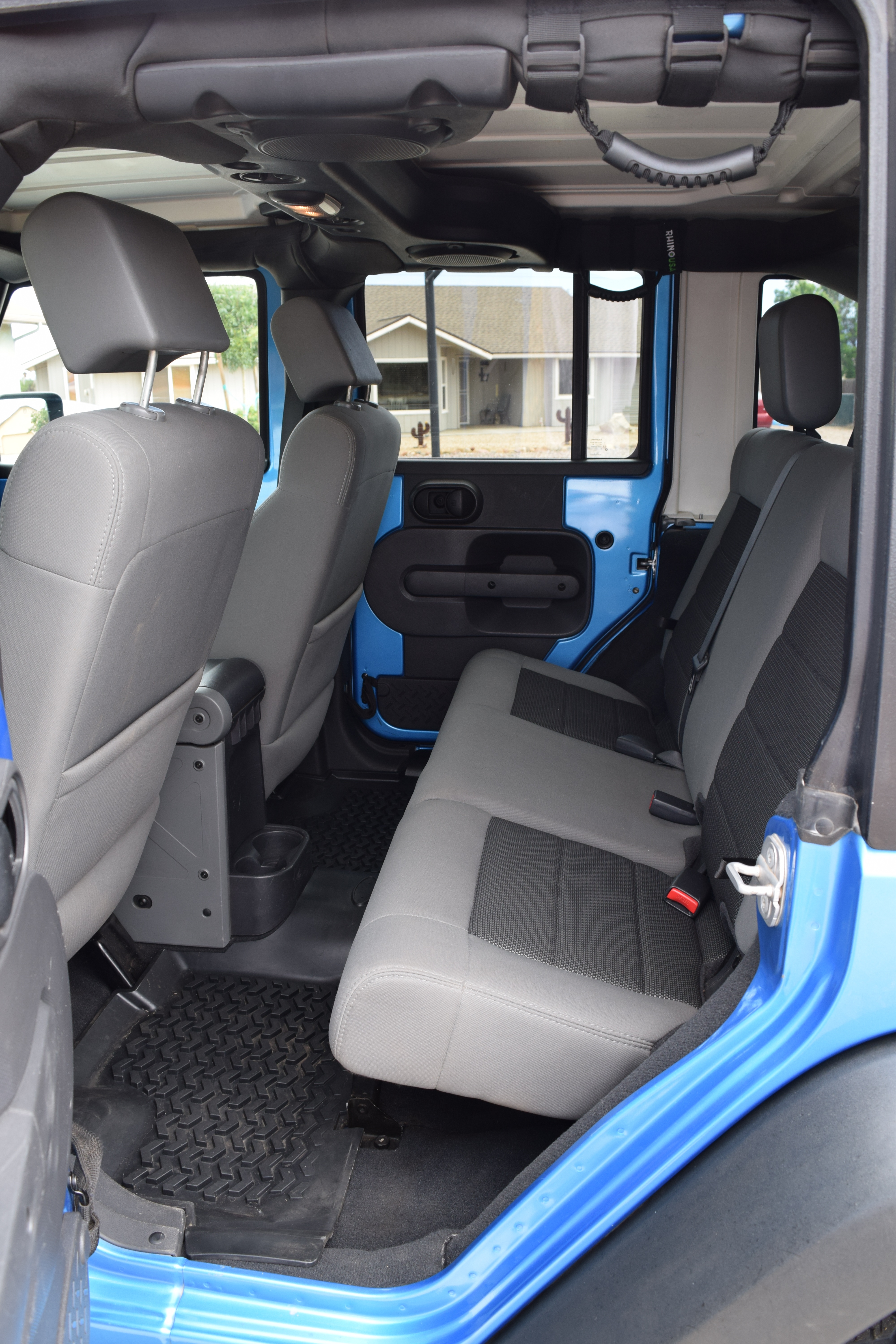 Used 2010 Jeep Wrangler Unlimited Sport AWD/4WD image 13