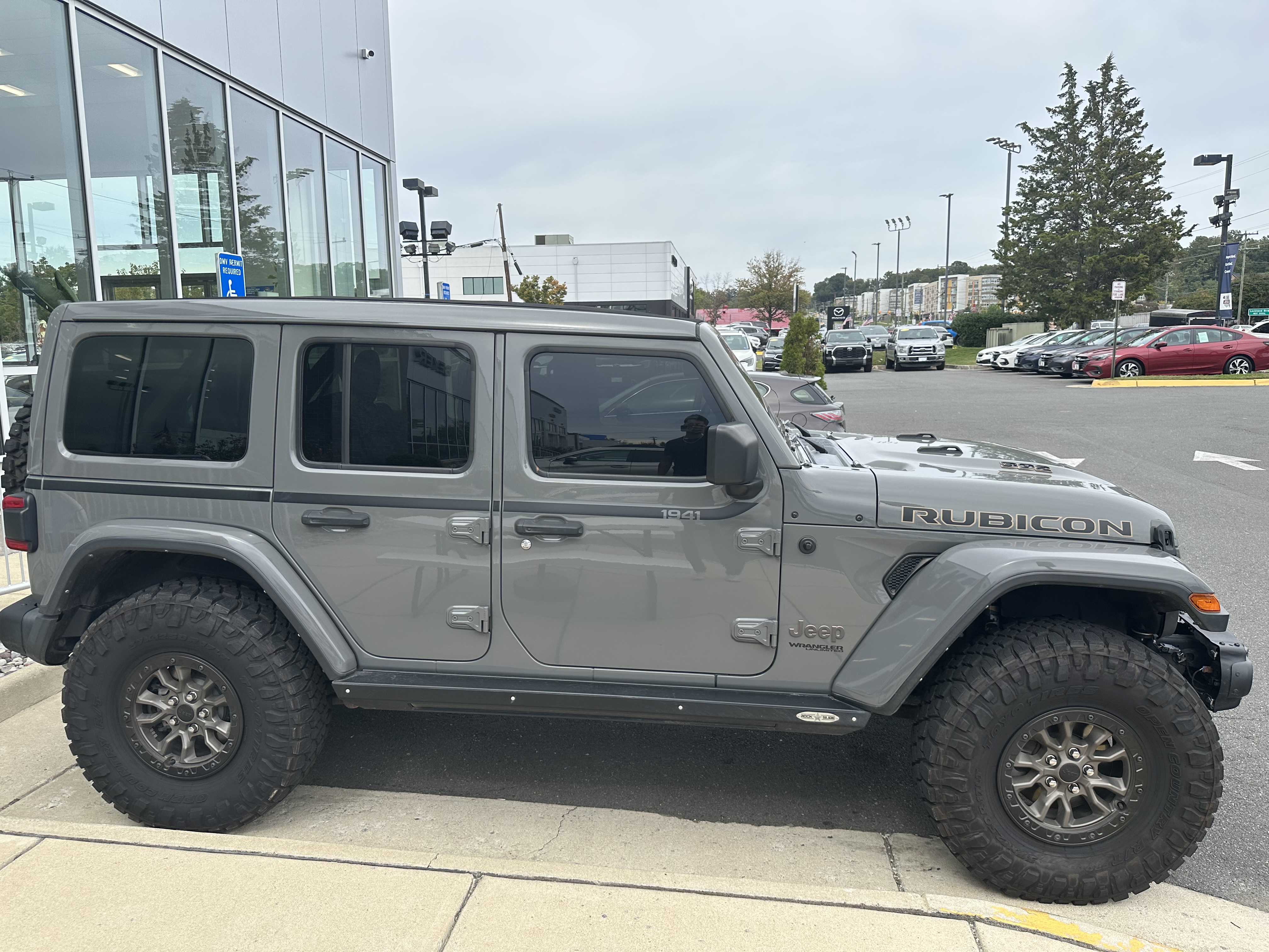 Used 2022 Jeep Wrangler Unlimited Rubicon AWD/4WD image 6