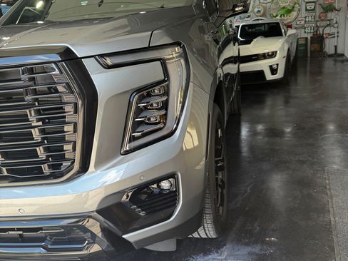 Used 2026 GMC Yukon Denali w/ Sun & Power Step Package AWD/4WD image 15