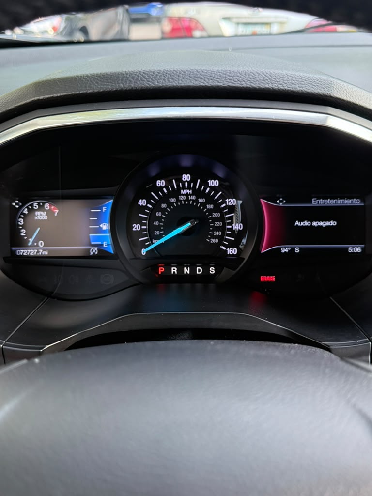 Used 2020 Ford Edge Titanium FWD image 10