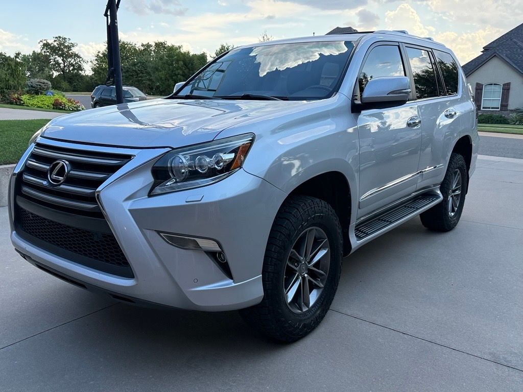 Used 2014 Lexus GX 460 w/ Premium Package AWD/4WD image 10