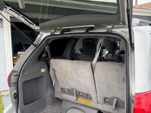 Used 2009 Toyota Sienna LE image 14