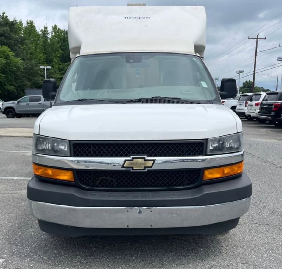 Used 2022 Chevrolet Express 3500 w/ Power Convenience Package RWD image 8