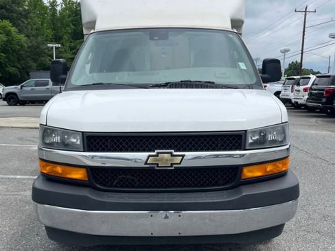 Used 2022 Chevrolet Express 3500 w/ Power Convenience Package RWD image 8