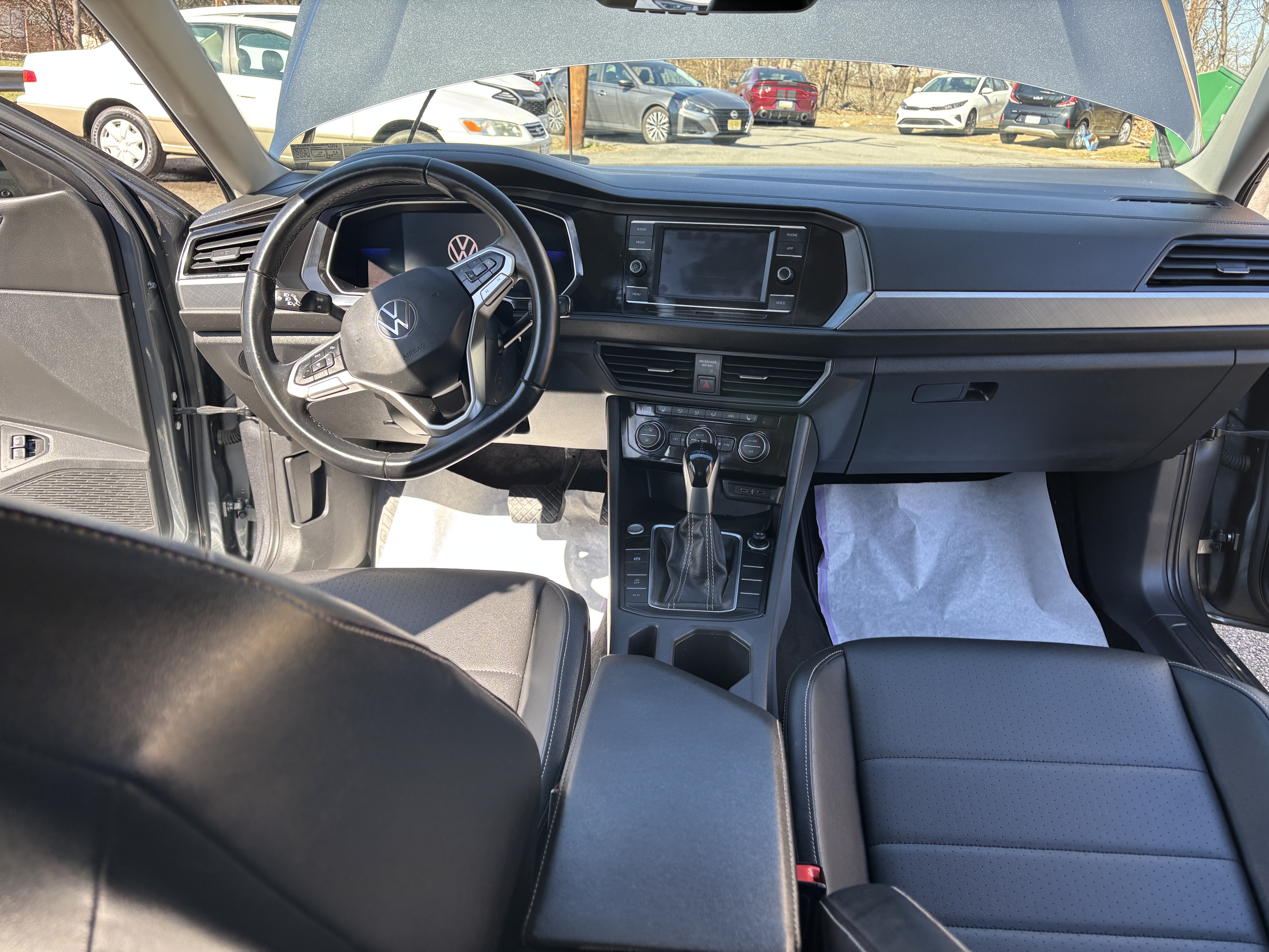Used 2022 Volkswagen Jetta SE FWD image 8