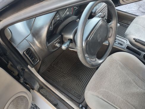 Used 1999 Saturn S-Series SC2 image 16