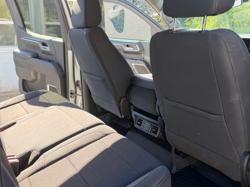 Used 2022 Chevrolet Silverado 1500 LT AWD/4WD image 10