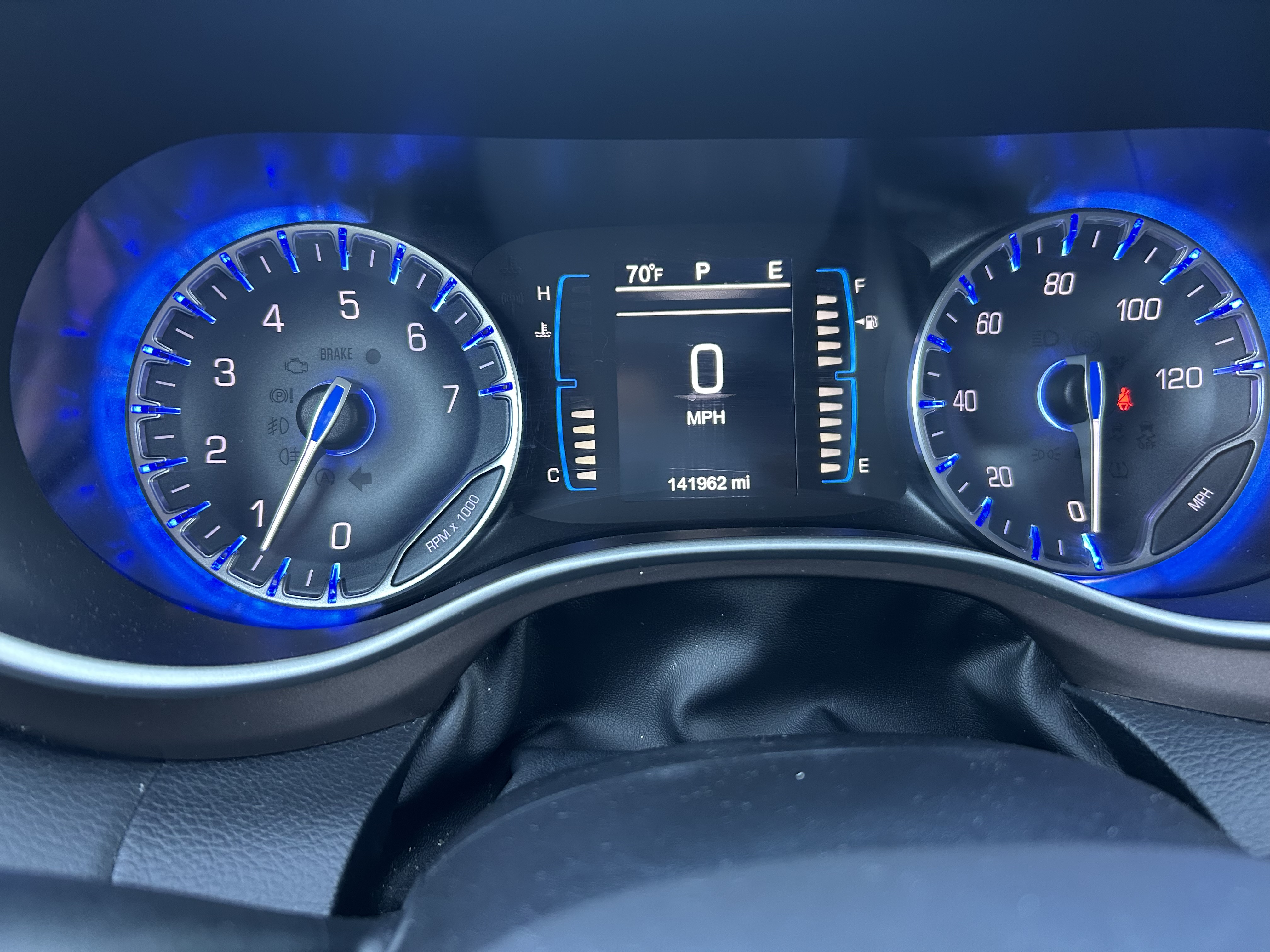 Used 2017 Chrysler Pacifica Touring-L FWD image 10