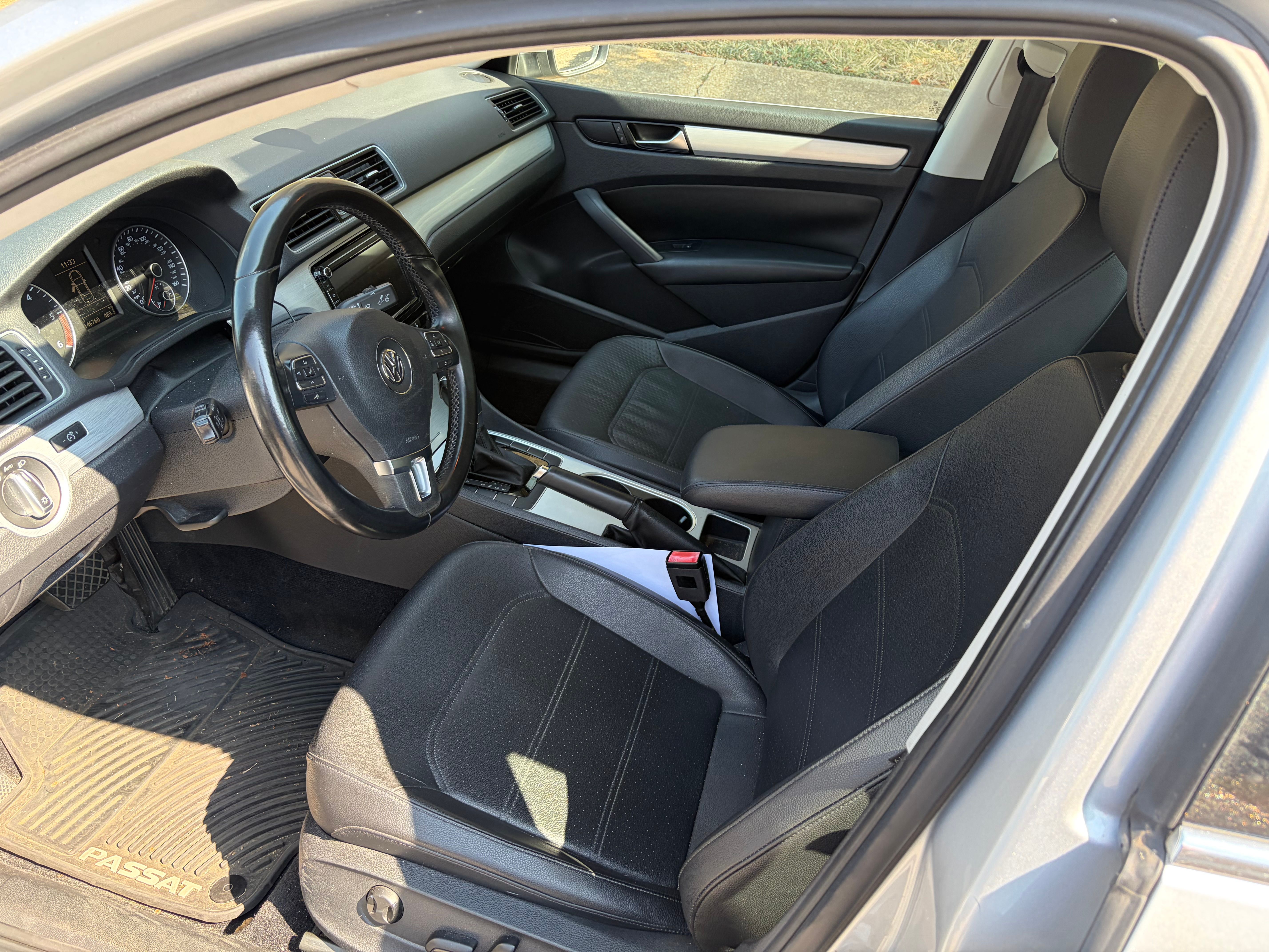 Used 2013 Volkswagen Passat TDI SE FWD image 11