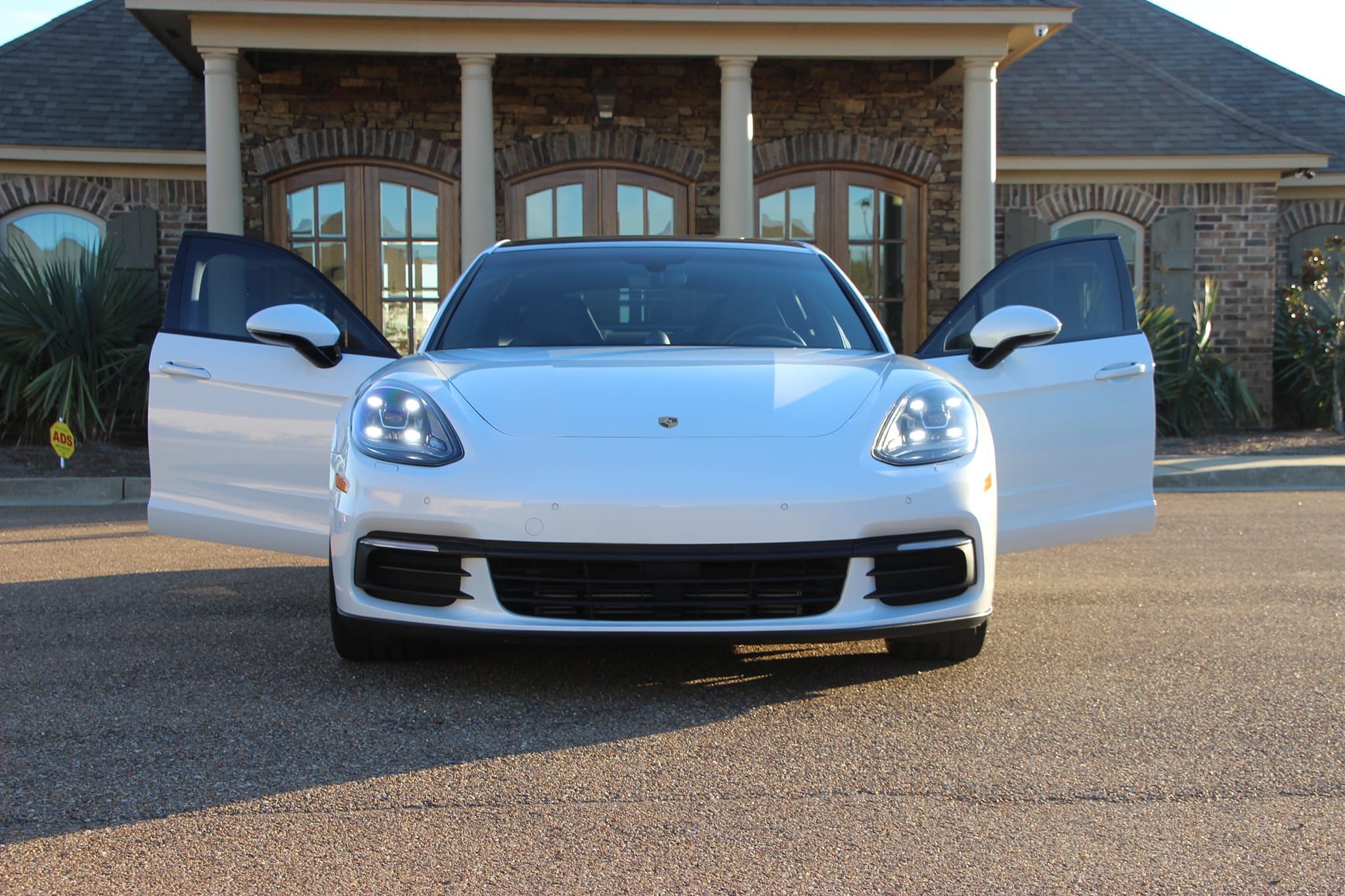 Used 2018 Porsche Panamera 4 AWD/4WD image 4
