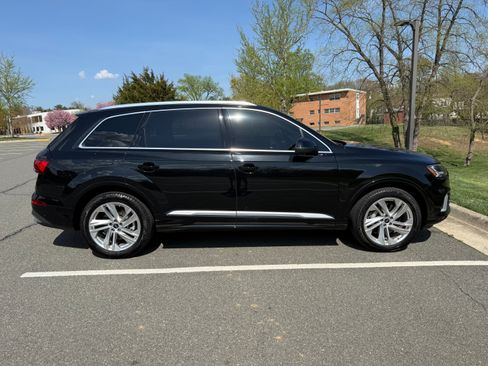 Used 2023 Audi Q7 3.0T Premium image 2