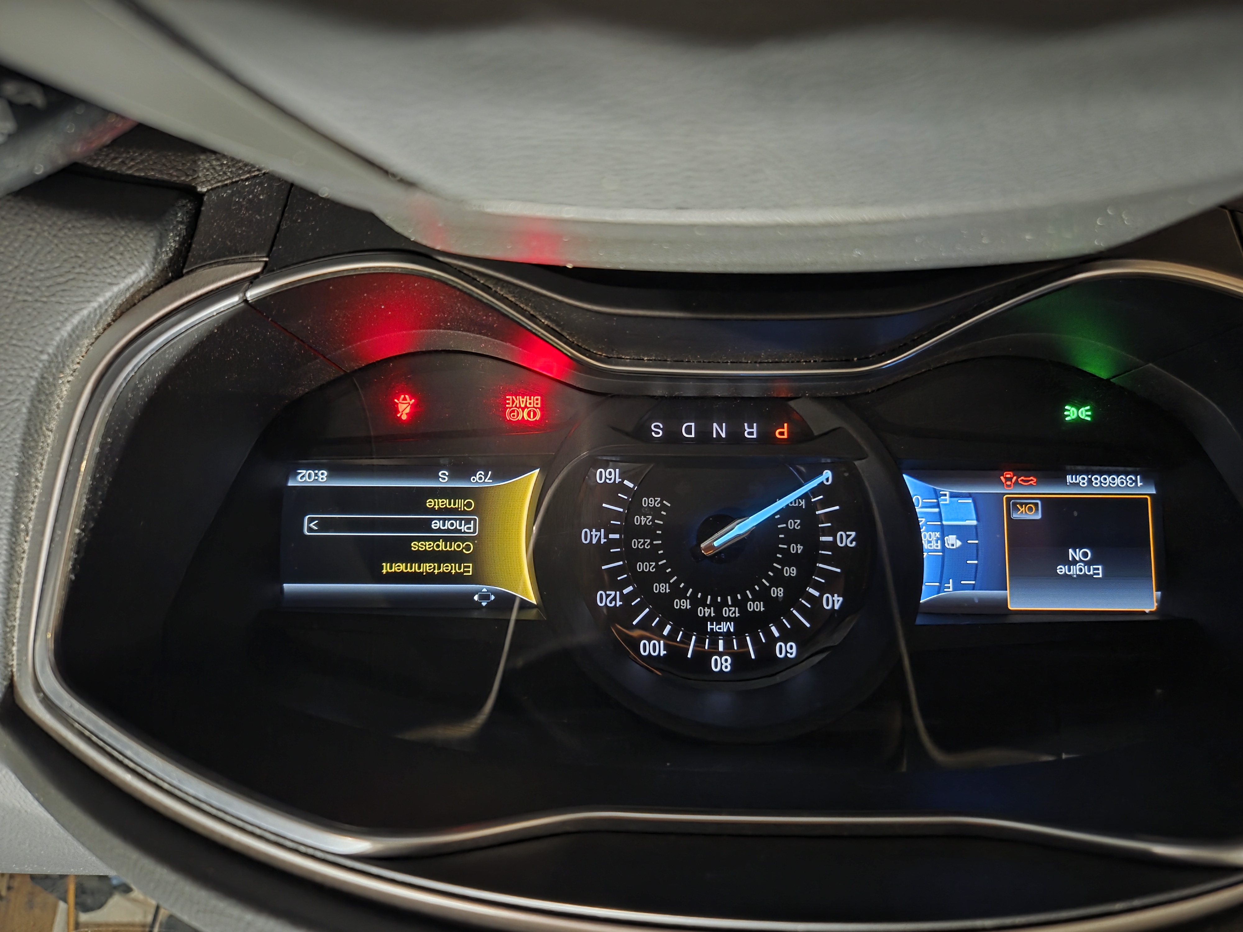 Used 2016 Ford Fusion SE FWD image 2