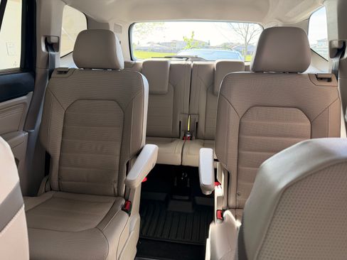 Used 2023 Volkswagen Atlas SEL Premium image 17