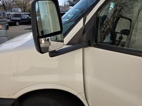 Used 2017 Chevrolet Express 3500 image 4