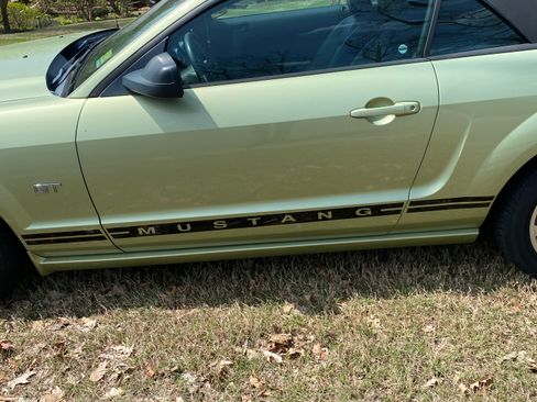 Used 2005 Ford Mustang GT Premium image 4