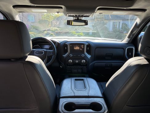 Used 2022 GMC Sierra 3500 Denali image 8