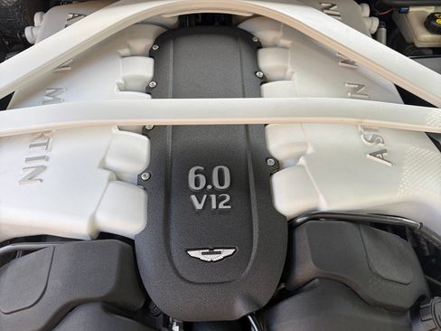 Used 2016 Aston Martin Vanquish Coupe RWD image 27