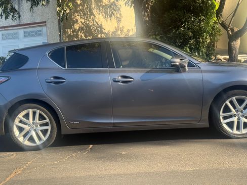 Used 2016 Lexus CT 200h FWD image 4