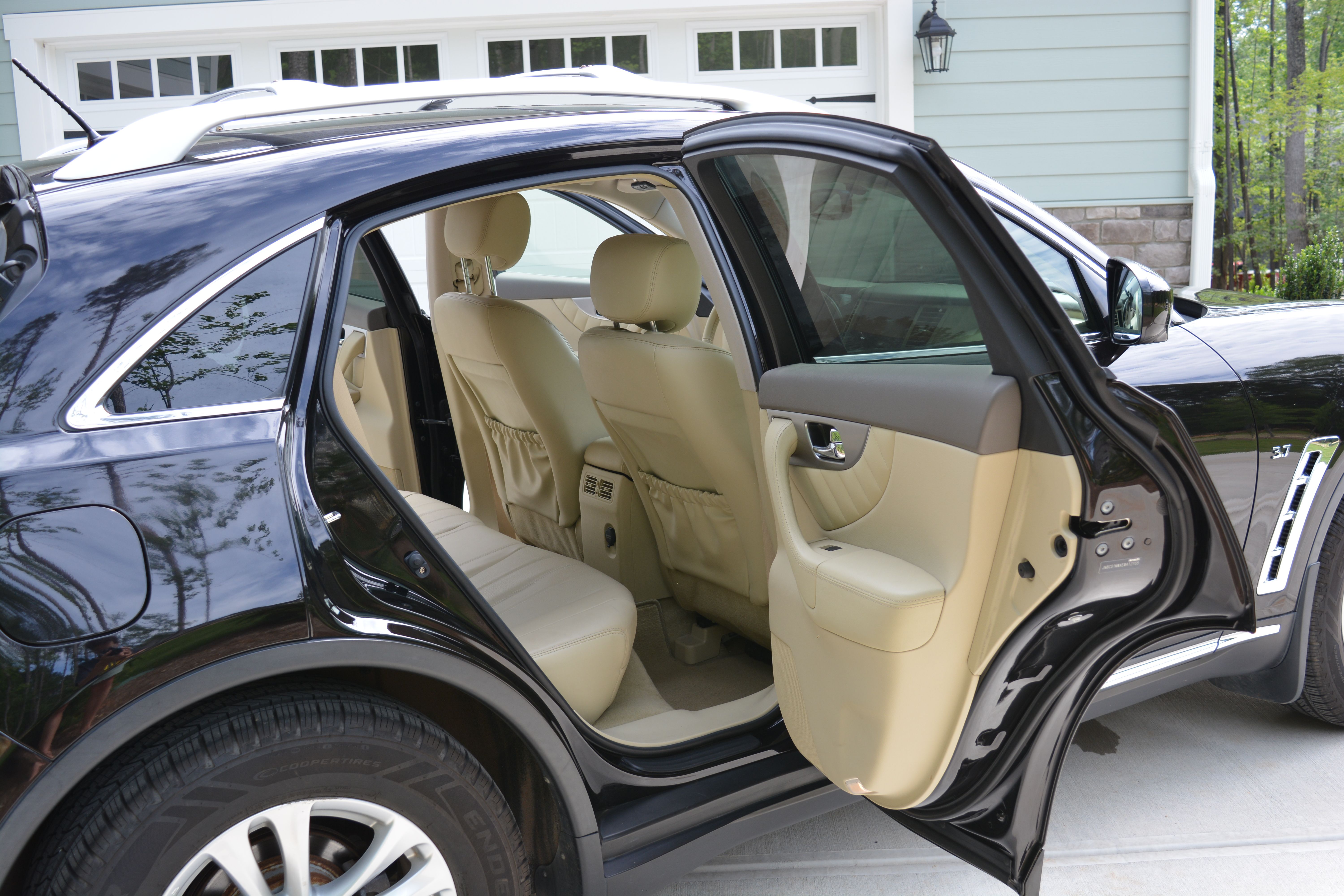 Used 2014 INFINITI QX70 AWD w/ Premium Package image 9
