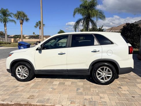 Used 2015 Kia Sorento LX image 4