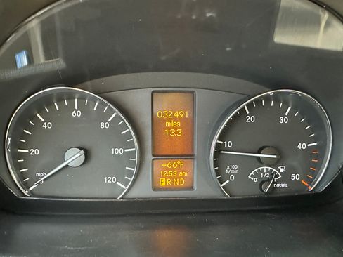 Used 2016 Mercedes-Benz Sprinter 2500 image 13