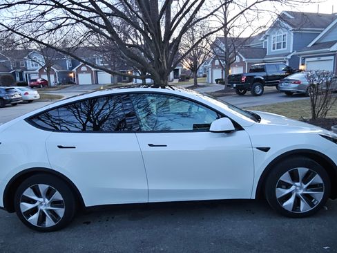Used 2023 Tesla Model Y Long Range image 5